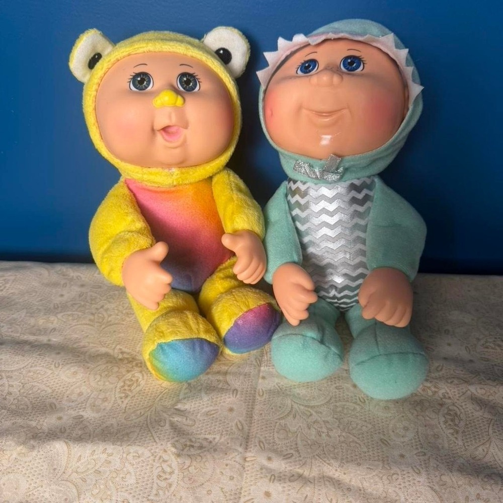 Cabbage Patch Kids Cuties Plush Doll Lot Frog & Shark Costumes Rainbow Vintage